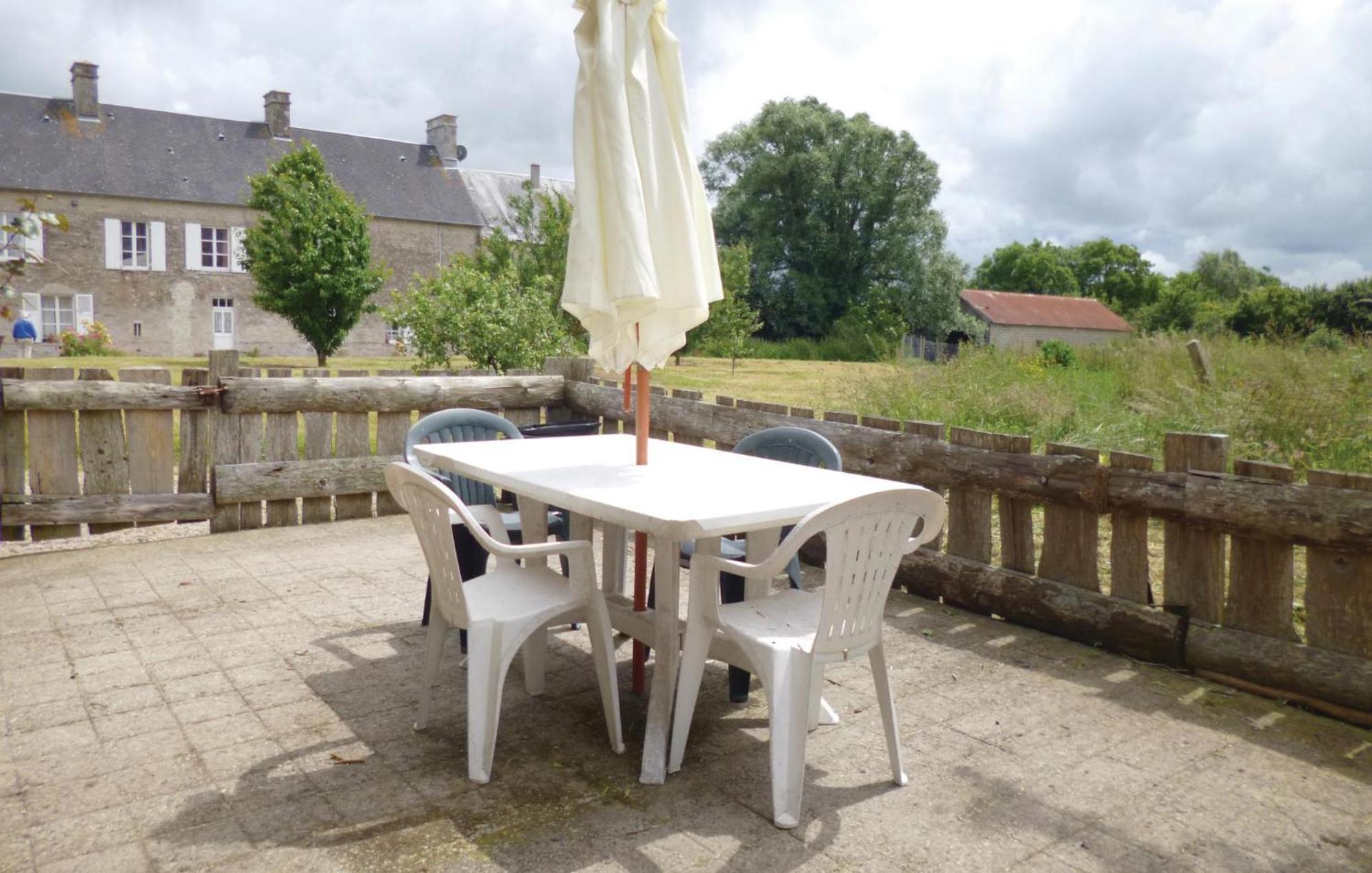 3 Bedroom Cozy Home In Brucheville Carentan-les-Marais Exterior foto